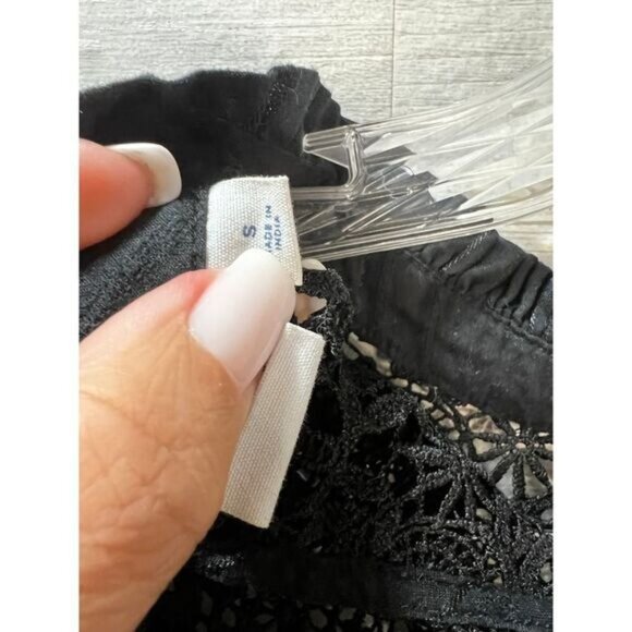 GAP Crochet Lace Trim Mockneck Blouse Small‎ - Picture 6 of 7